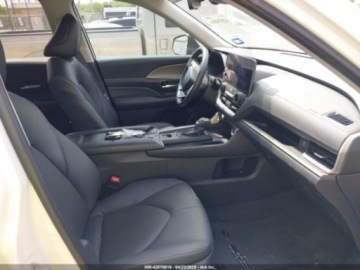 Toyota 2024 Toyota Grand Highlander 2024r., XLE, od ubezpieczalni 2.4 Benzyna 265KM, zdjęcie 8