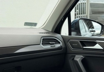Volkswagen Tiguan II SUV Facelifting 2.0 TDI 200KM 2022 Volkswagen Tiguan IQ.Light MatrixLED Panorama Kamera Masaz ACC FVAT23, zdjęcie 22