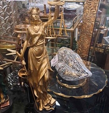 Temida rzeźba prezent figurka bogini sprawiedliwości 39,5 cm prezent