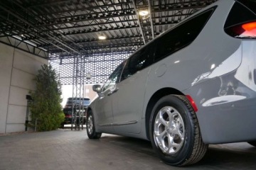 Chrysler Pacifica II 3.6 V6 291KM 2022 Chrysler Pacifica Limited 3.6L V6 291KM Panorama Radar Odkurzacz Cam360 Ma, zdjęcie 32