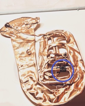 Магнитная подставка для карандашей из латуни Witch