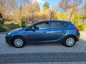 Opel Astra J Hatchback 5d Facelifting 1.6 Twinport ECOTEC 115KM 2015 Opel Astra 1.6 115 KM klima, elektryka, parktronik, zdjęcie 2