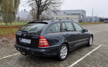 Mercedes Klasa C W203 Kombi T203 1.8 (C 180 Kompressor) 143KM 2005 Mercedes-Benz Klasa C 2005 r. 1,8 Automat Lift 1.8 Benzyna 143KM, zdjęcie 3