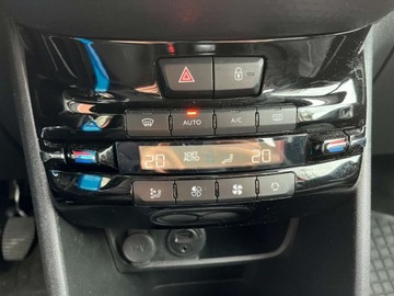 Peugeot 2008 I SUV Facelifting 1.2 PureTech 130KM 2016 Peugeot 2008 1.2 benzyna 130 KM 6 biegow zarej w PL zadbany zamiana, zdjęcie 17