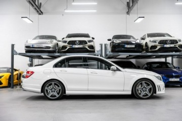 Mercedes Klasa C W204 Limuzyna AMG 63 AMG 457KM 2009 Mercedes C 63 AMG Stan Idealny. Bezwypadkowy. ASO., zdjęcie 7