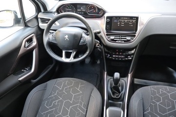 Peugeot 2008 I SUV 1.2 VTi 82KM 2014 Peugeot 2008 1.2 PureTech, Salon Polska, zdjęcie 6