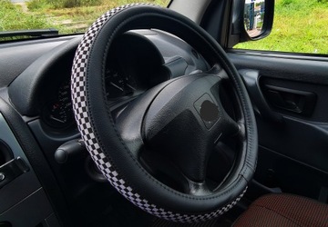 Hyundai i30 1 2 3 i40 ix35 Tucson Kona Getz na kierownice skóra SZACHOWNICA