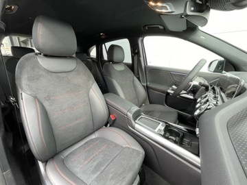 Mercedes GLA II Off-roader Facelifting 1.3 200 163KM 2025 MERCEDES-BENZ GLA 200 AMG Line Suv 1.3 (163KM) 2025, zdjęcie 6