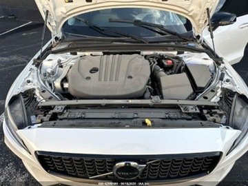 Volvo S60 III 2024 Volvo S60 B5 Plus Dark Theme 2024 2.0l 2.0 Benzyna 247KM, zdjęcie 6