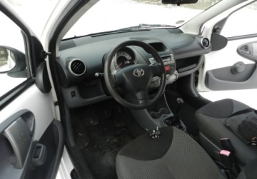 Toyota Aygo I Hatchback 3d 1.0 VVT-i 68KM 2010 Toyota Aygo mala tania niezawodna BEZ RDZY klima Benzyna 68KM, zdjęcie 12