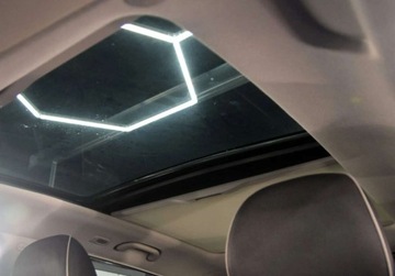 Kia Venga Mikrovan 1.6 DOHC CVVT 125KM 2014 Kia Venga 1.6 benzyna 125 KM 0 Kamera_Panorama-Grzane fotele 1.6 Benzyna, zdjęcie 16