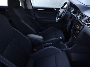 Skoda Rapid II Liftback Facelifting 1.0 TSI 110KM 2018 Skoda Rapid Spaceback 1.0 TSI, Salon Polska, Navi, zdjęcie 8