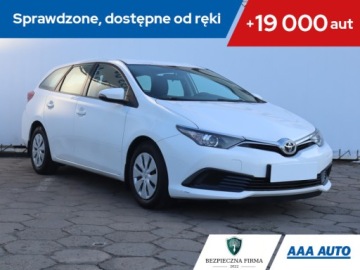 Toyota Auris II Hatchback 5d Facelifting 1.33 Dual VVT-i 99KM 2017 Toyota Auris 1.3 Dual VVT-i, Salon Polska
