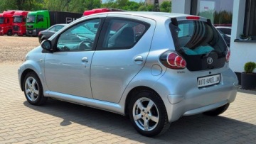 Toyota Aygo I Hatchback 3d 1.0 VVT-i 68KM 2011 Toyota Aygo 1,0 Ben Klima Benzyna 68KM, zdjęcie 17