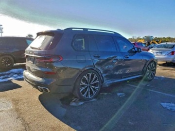 BMW X7 2025 BMW X7 M60i 2025 4.4 Benzyna 523KM, zdjęcie 3