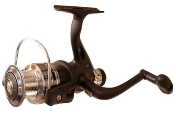 Спиннинговый набор с катушкой 2,4 м и удочкой.