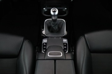 Mercedes Klasa A W177/V177 Hatchback 1.3 200 163KM 2018 Mercedes A A 200, Skóra, Navi, Klima, Klimatronic, zdjęcie 16