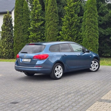 Opel Astra J Sports Tourer Facelifting 1.4 Twinport ECOTEC 100KM 2013 Opel Astra J 1.4 Benzyna 100KM Selection, zdjęcie 9