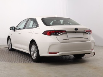 Toyota Corolla XII Sedan 1.8 Hybrid 122KM 2021 Toyota Corolla 1.8 Hybrid, Salon Polska, zdjęcie 3