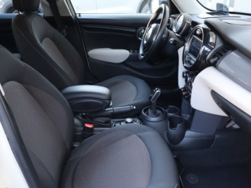 Mini Mini F56 Hatchback 3d Facelifting Cooper 1.5 136KM 2019 MINI 5-door Cooper, Salon Polska, Serwis ASO, zdjęcie 8