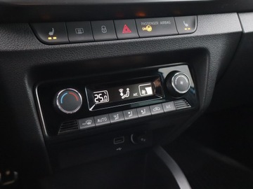 Skoda Fabia III Hatchback Facelifting 1.0 TSI 110KM 2020 Skoda Fabia 1.0 TSI, Salon Polska, Klima, zdjęcie 18