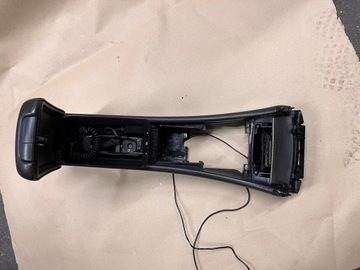 MERCEDES W203 КУПЕ ТУННЕЛЬ ПОДЛОКОТНИКА E037611021