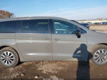 Chrysler Pacifica II 2025 Chrysler Pacifica Hybrid Select 2025 3.6 Hybryda 287KM, zdjęcie 6