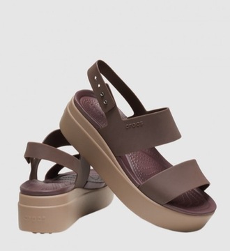 Crocs BROOKLYN LOW Sandały Czarne 38-39 AAB