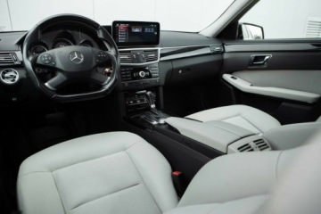 Mercedes Klasa E W212 Kombi 200 CGI BlueEFFICIENCY 184KM 2010 Mercedes-Benz Klasa E 1.8 Benzyna 184KM, zdjęcie 21