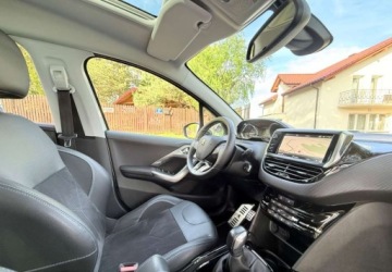 Peugeot 2008 I SUV Facelifting 1.2 PureTech 110KM 2018 Peugeot 2008 Peugeot 2008 PureTech 110 StopampStart Crossway 1.2 Benzyna, zdjęcie 29