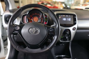 Toyota Aygo II Hatchback 5d 1.0 VVT-i 69KM 2017 Toyota Aygo 1.0 VVT-i X-play Benzyna 69KM, zdjęcie 12