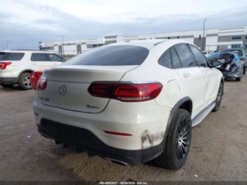 Mercedes GLC C253 2021 Mercedes-Benz GLC 2021 MERCEDES-BENZ GLC 300 4MATIC COUPE 2.0 Benzyna 255KM, zdjęcie 4