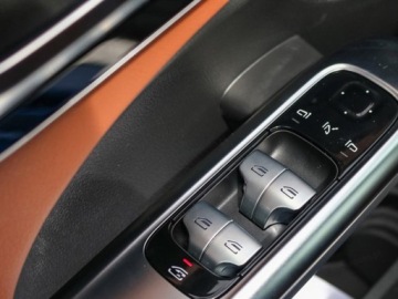 Mercedes Klasa C W206 Limuzyna 2.0 220d 200KM 2025 C Klasa 220 d 4-Matic AMG 2.0 (200KM) 2025, zdjęcie 9