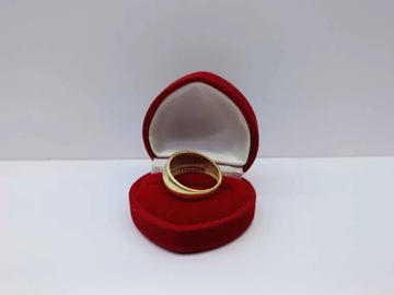 ЗОЛОТОЕ КОЛЬЦО ВЕС 3,67/ТОНКАЯ 585 Р.18