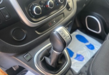 Renault Trafic III 2020 Renault Trafic 9 osobowy Nadmuchy na tyl Automat 170KM SalonPL Serwisowany, zdjęcie 14