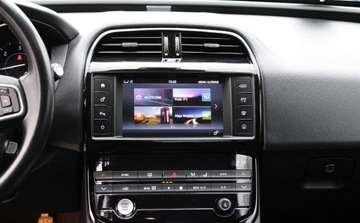 Jaguar XE Sedan 2.0 i4 180KM 2018 Jaguar XE Zarejestrowany Bezwypadkowy 2.0 Diesel 180KM, zdjęcie 16