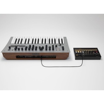 Аналоговый полифонический синтезатор нового поколения KORG MINILOGUE.