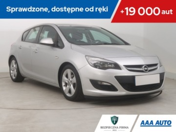 Opel Astra J GTC 1.4 Turbo ECOTEC 140KM 2013 Opel Astra 1.4 T, Navi, Klima, Tempomat