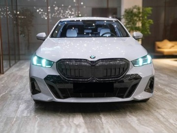BMW Seria 5 G90-91 Touring 2.0 520d 197KM 2025 BMW Seria 5 520d xDrive Sport Sedan 2.0 (197KM) 2025, zdjęcie 4