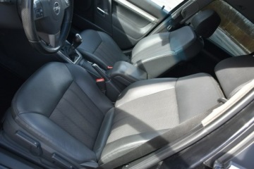 Opel Vectra C Kombi 2.8 V6 turbo ECOTEC 250KM 2008 Opel Vectra 2.8 250KM Manual 2008r. Skóra, zdjęcie 15