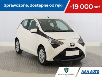 Toyota Aygo II Hatchback 3d Facelifting 1.0 VVT-i 72KM 2020 Toyota Aygo 1.0 VVT-i, Salon Polska