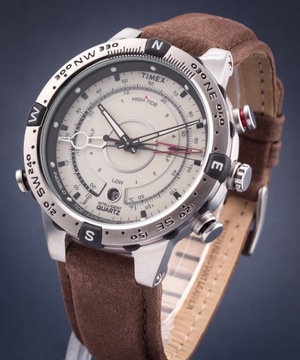 Военные часы Timex с цифровым датчиком даты и компасом
