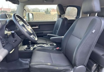 Toyota FJ Cruiser 4.0 239KM 2011 Toyota FJ Toyota FJ 4.0 4x4 4.0 Benzyna 239KM, zdjęcie 13