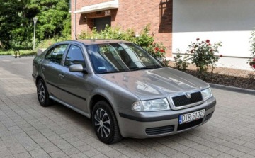 Skoda Octavia II Kombi 1.6 MPI 102KM 2008 Skoda Octavia 1,6 MPI (102KM) Lift Salon PL 2008 r. 1.6 Benzyna 102KM, zdjęcie 5