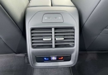 Volkswagen Passat B9 2024 Volkswagen Passat Variant 2.0TSI 265KM R-Line 4Motion Salon PL Panorama Ma, zdjęcie 31