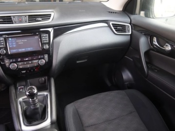 Nissan Qashqai II Crossover 1.6 DIG-T 163KM 2015 Nissan Qashqai 1.6 DIG-T, Salon Polska, zdjęcie 7