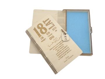 Подарок на 18-летие, копилка с гравировкой.