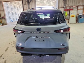 Toyota Sienna III 2024 Toyota Sienna Woodland Edition 2024 2.5 Benzyna 189KM, zdjęcie 2