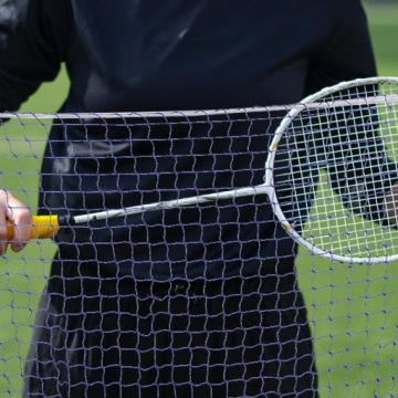 СКЛАДНАЯ СПОРТИВНАЯ СЕТКА ДЛЯ БАДМИНТОНА И ВОЛЕЙБОЛА, ИДЕАЛЬНО ПОДХОДИТ ДЛЯ ИСПОЛЬЗОВАНИЯ НА ОТКРЫТОМ ВОЗДУХЕ