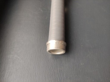 Peszel metalowy powlekany grubym PVC 50mm wew zakończony tuleją ochronną 5m